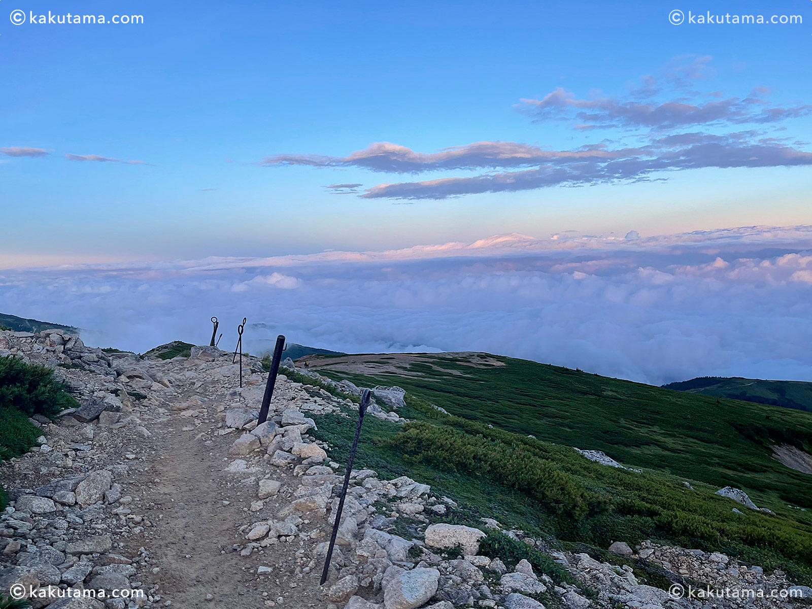 北アルプス、薬師岳山荘から薬師峠方面の雲海の写真