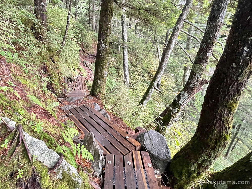 上高地から入った中尾根ルートの板場の写真